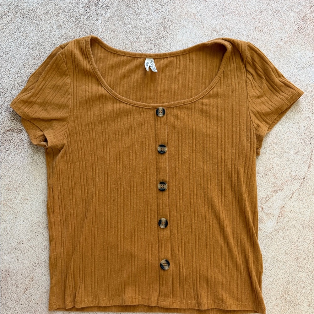 Mudd Ribbed Scoop Button-Front Short Sleeve Cropped Top Junior Size - Mustard